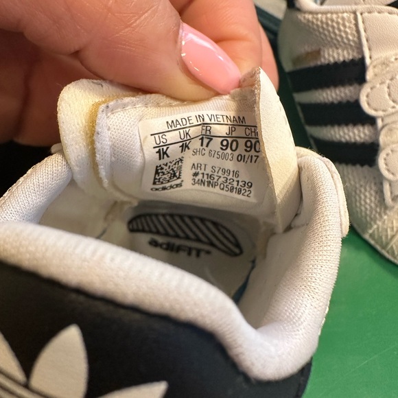 Adidas Shell Toe Crib Baby Shoes with Soft Soles 1K - Picture 5 of 7